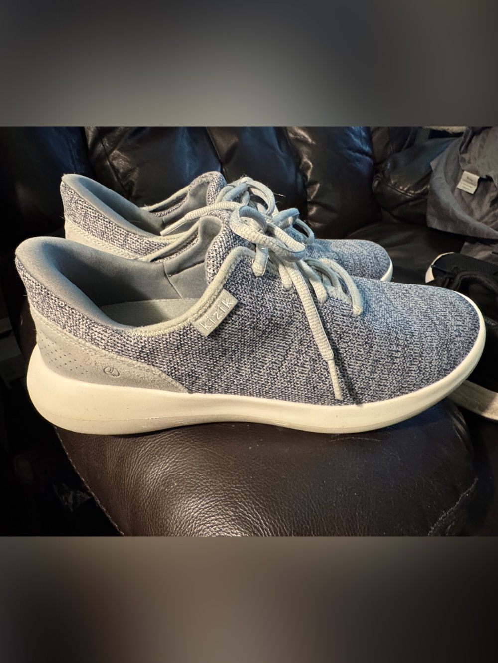 Kizik Men’s Kizik Madrid Eco Knit Sneakers in Gray mens 8 wide, womans 9.5 wide